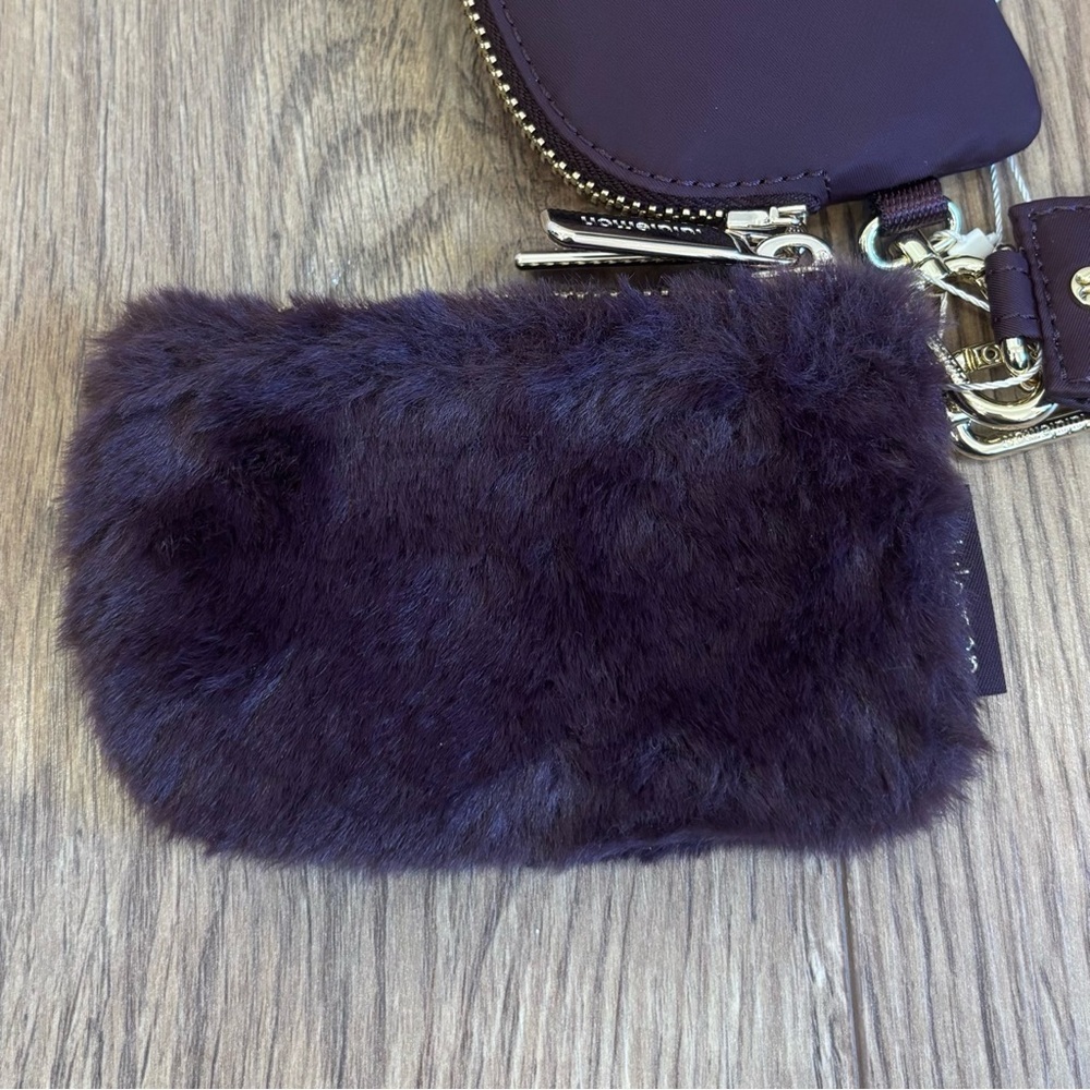 NWT Lululemon Dual Pouch Wristlet *Plush Fleece In Black Plum/Gold - Picture 2 of 8